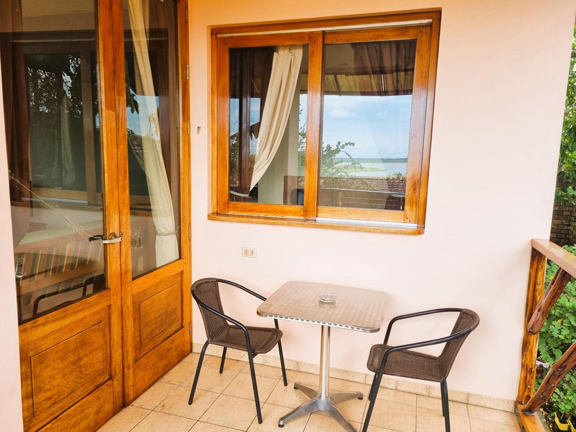 Boulevard 251 Riverside Apartments Икитос Номер фото