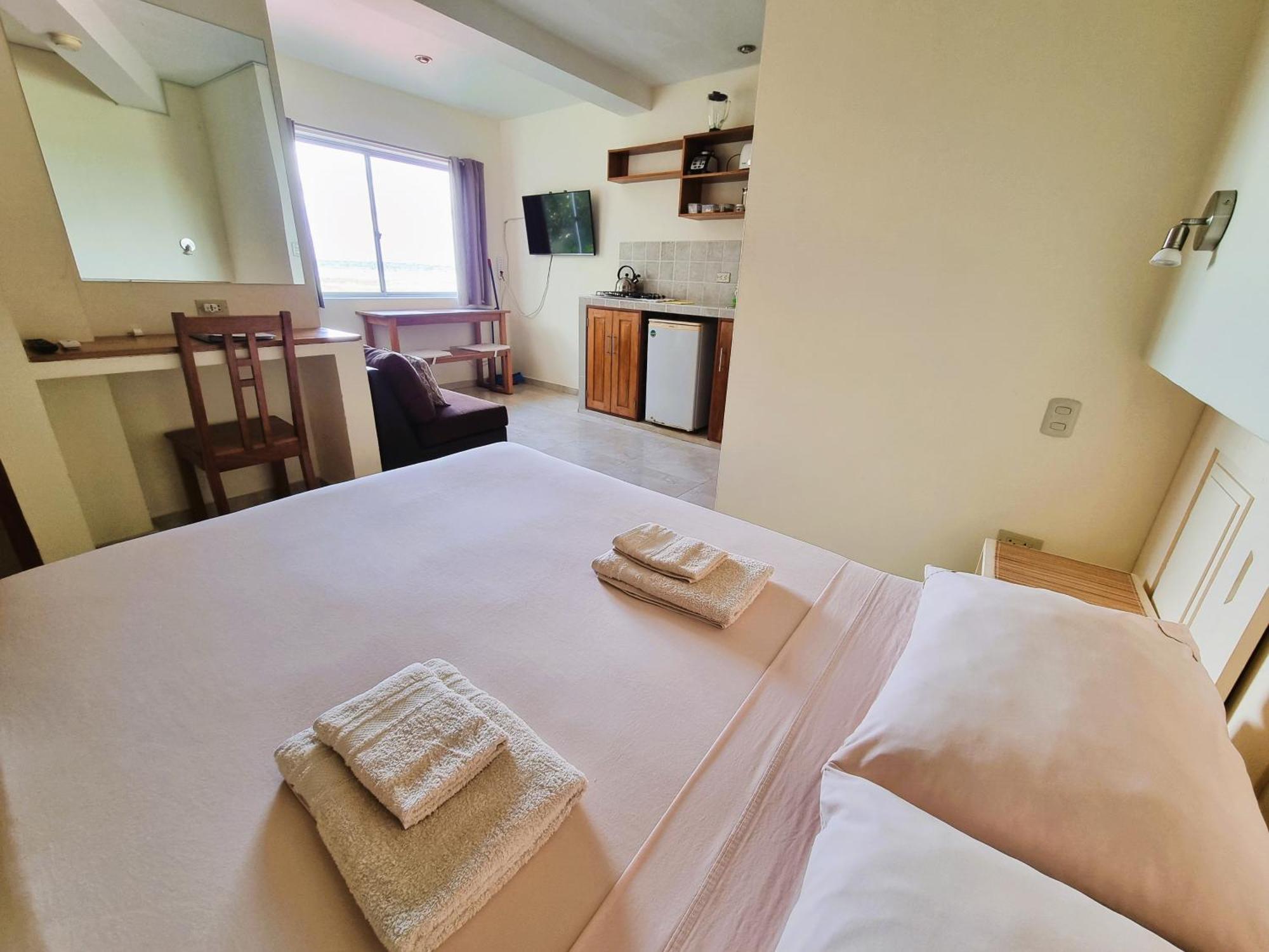 Boulevard 251 Riverside Apartments Икитос Номер фото