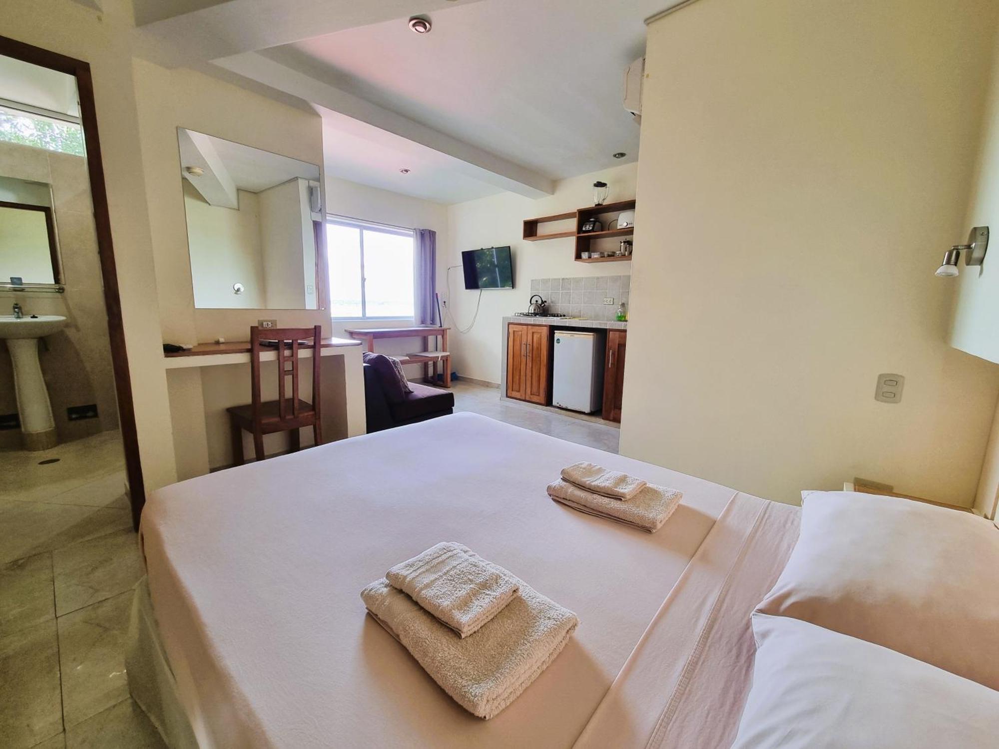 Boulevard 251 Riverside Apartments Икитос Номер фото