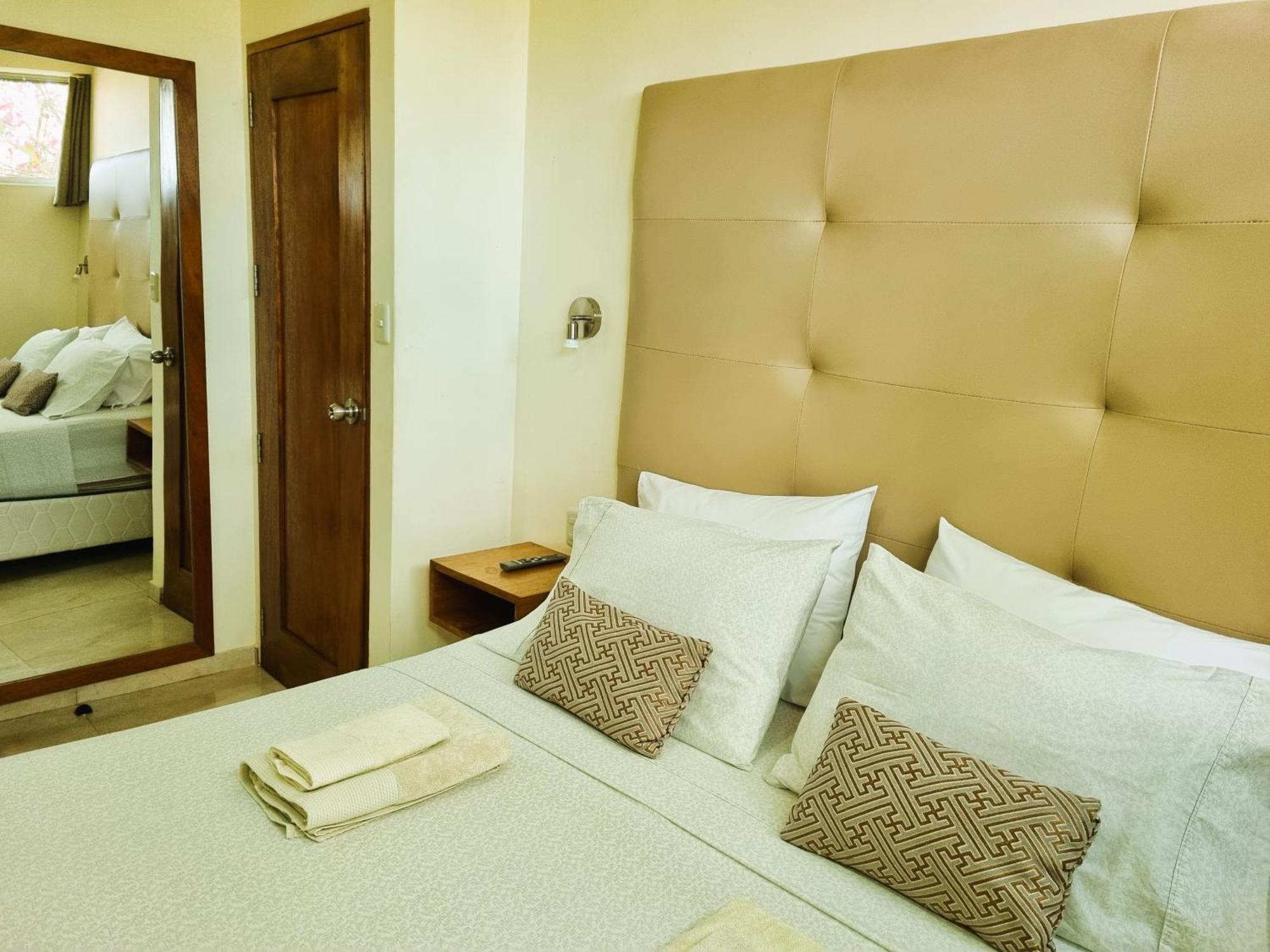 Boulevard 251 Riverside Apartments Икитос Номер фото